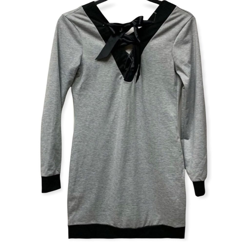Long Sleeve Deep V Grey & Black Lace Up Fitted Tunic Top NWT